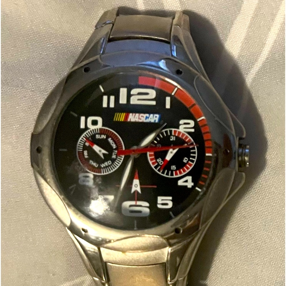 Men’s NASCAR watch